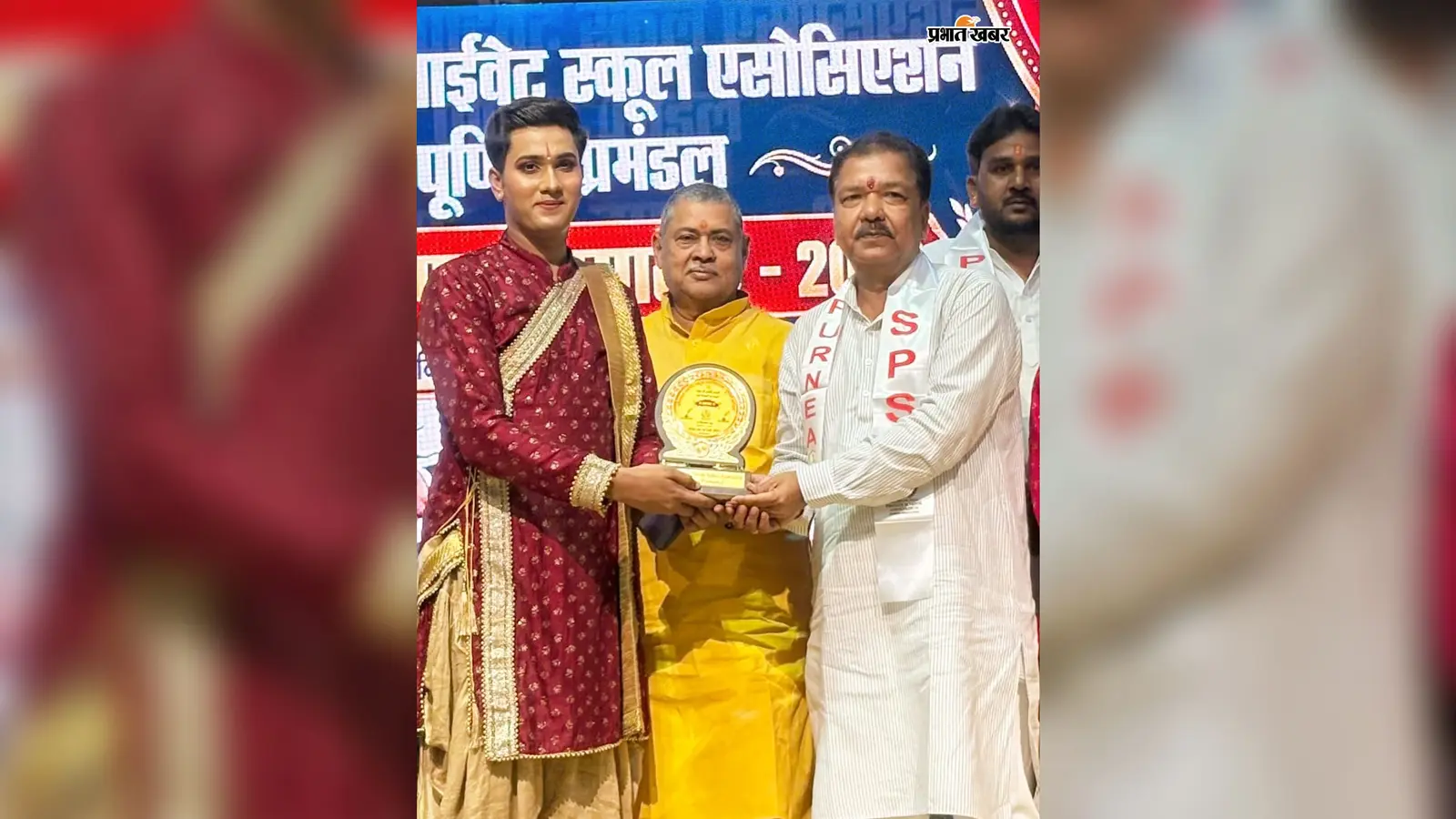 अंतरराष्ट्रीय कथक नर्तक राहुल कुमार रजक सम्मानित, मंत्री डॉ. दिलीप जायसवाल ने दिया सम्मान