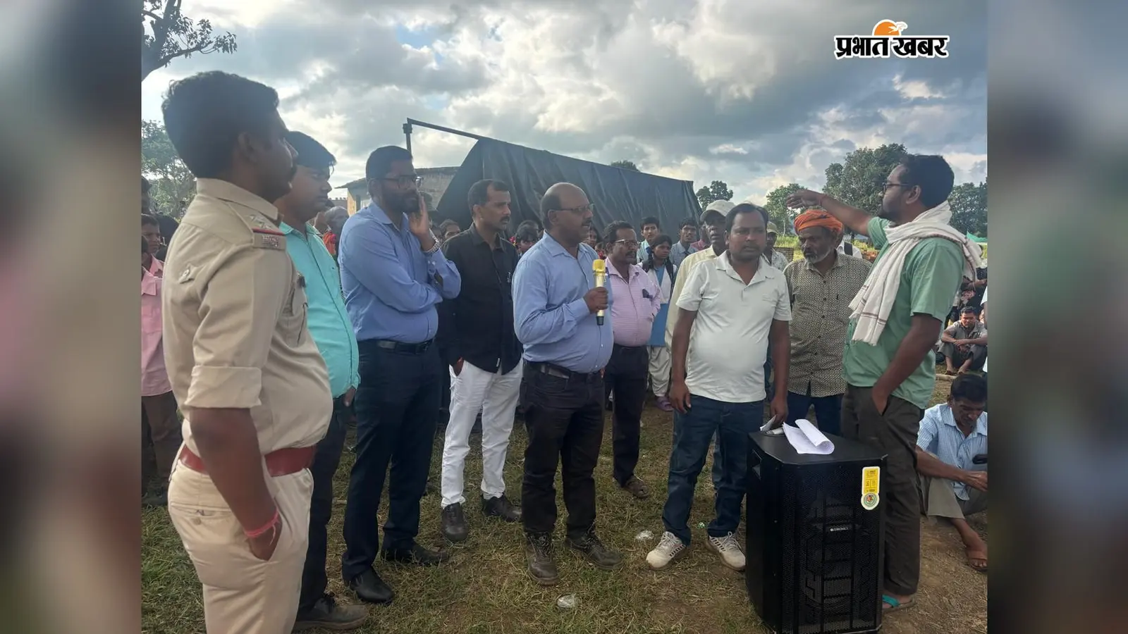 हिंडाल्को मैनेजर को आंदोलन स्थल से धकेलकर भगाया, सातवें दिन भी जारी रहा धरना