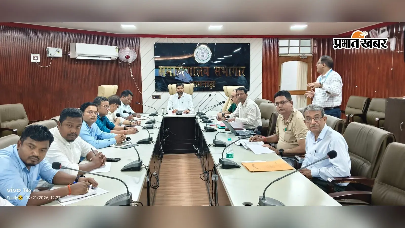 कहां अटका स्वास्थ्य भवनों का निर्माण? डीसी ने खंगाली प्रगति, नौ उपकेंद्रों की जमीन पर भी मंथन
