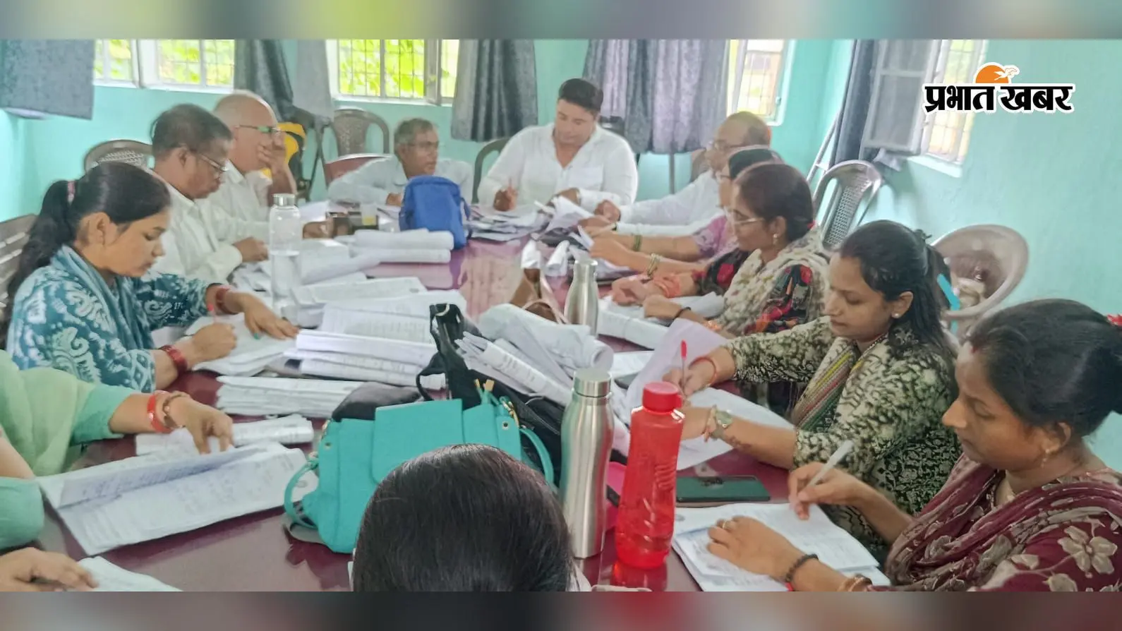 13 सीआरसी केंद्रों पर शुरू हुआ कॉपियों का मूल्यांकन, 300 शिक्षक लगाए गए