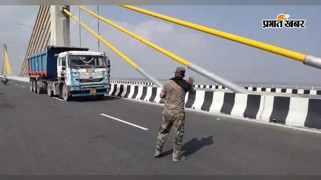 राघोपुर सिक्सलेन पुल पर मिला अज्ञात व्यक्ति का शव, सिर धड़ से अलग; हादसा या हत्या, जांच में जुटी पुलिस