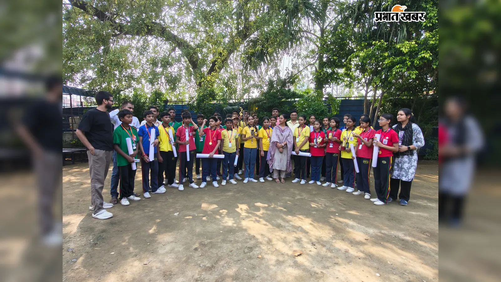 तारापुर के बच्चों ने रंगों से दिया स्वच्छता का संदेश, वर्षा कुमारी ने पेंटिंग में मारी बाजी