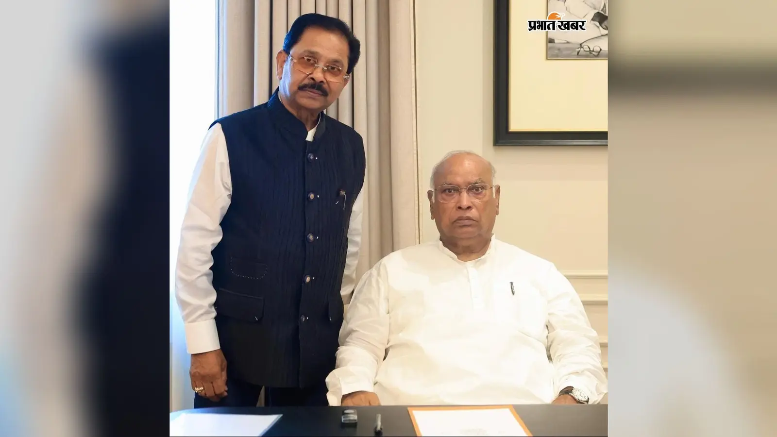 खड़गे से मिले धीरज प्रसाद साहू, OBC-SC-ST आमसभा में शामिल होने का दिया निमंत्रण