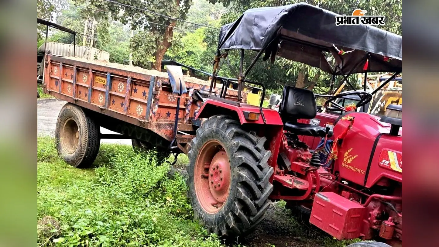 बरकट्ठा में अवैध बालू लदा ट्रैक्टर जब्त, चालक फरार