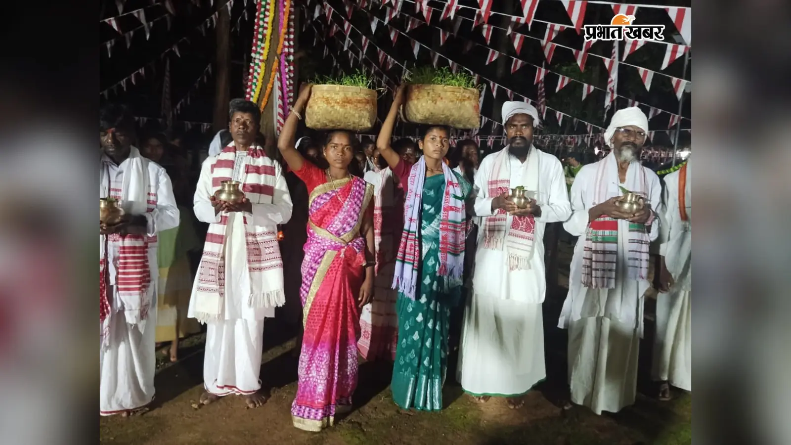 खूंटी में करम पूर्व संध्या पर नौ बीजों से तैयार जावा की पूजा, प्रकृति और परंपरा का दिया संदेश