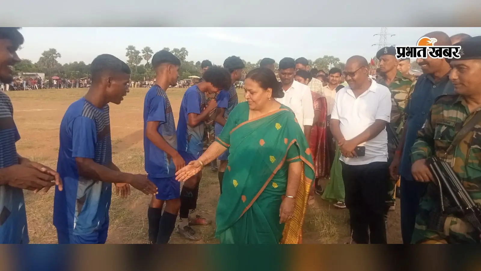 मंत्री दीपिका पांडेय सिंह ने बढ़ाया फुटबॉल खिलाड़ियों का हौसला, फाइनल मुकाबले में देर तक मैदान में रहीं