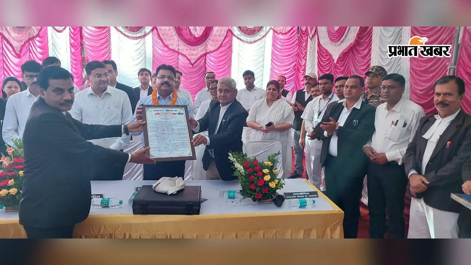 मेदिनीनगर: न्यायमूर्ति बनने पर पीडीजे श्रीराम शर्मा को अधिवक्ता संघ ने दी विदाई