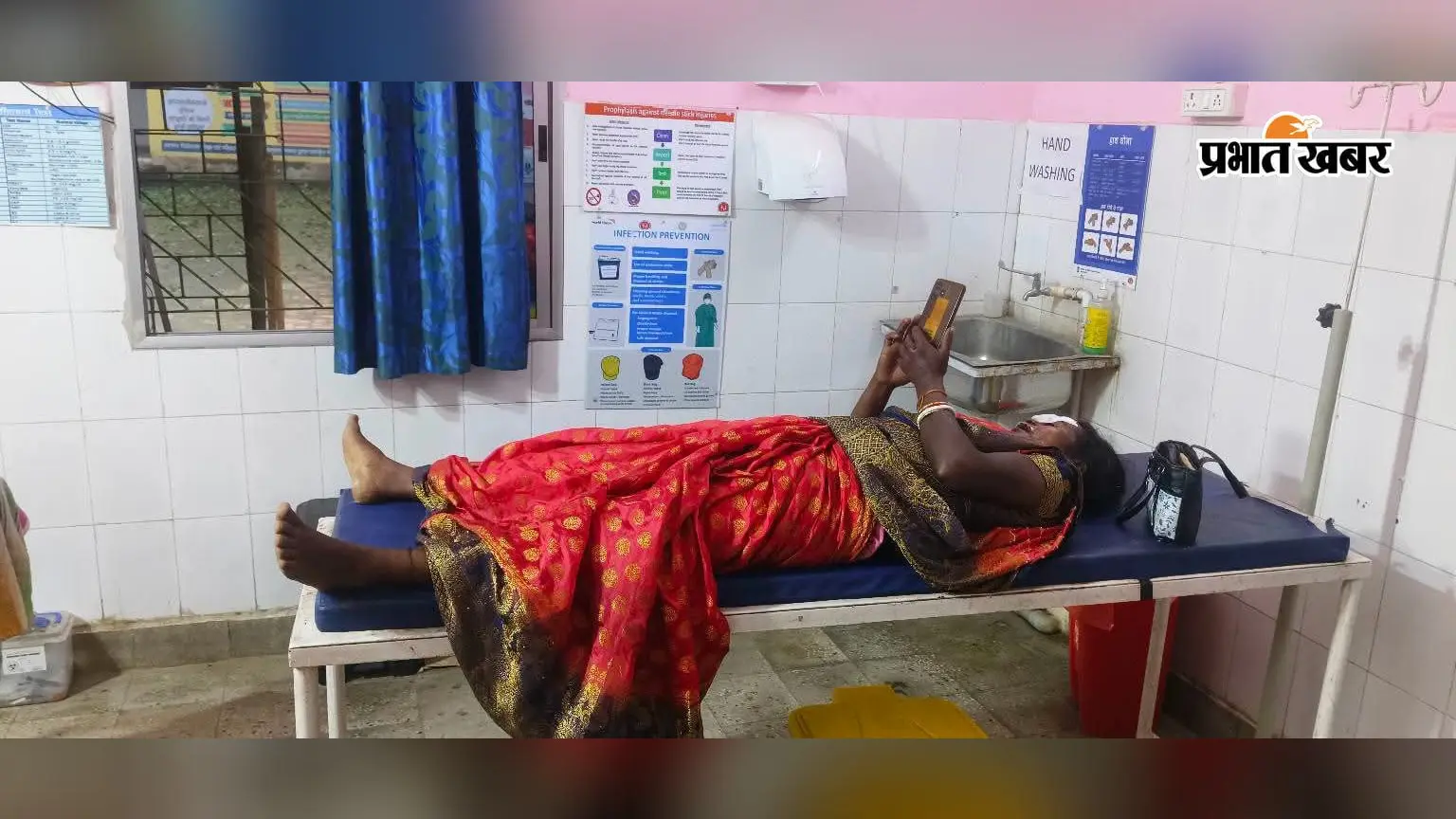 चंदवा में पिकअप ने बाइक में मारी जोरदार टक्कर, पति की मौत; पत्नी गंभीर रूप से घायल