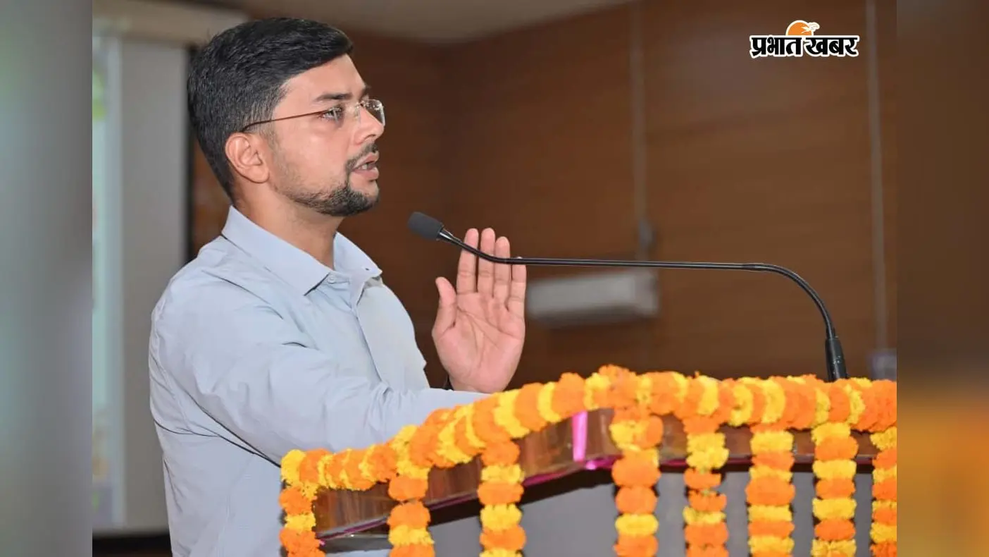 पूर्णिया में पीएम सूर्य घर योजना को मिलेगी रफ्तार: डीएम ने जनप्रतिनिधियों के साथ किया सीधा संवाद; मौके पर ही 36 वार्ड पार्षदों ने किया ऑनलाइन आवेदन