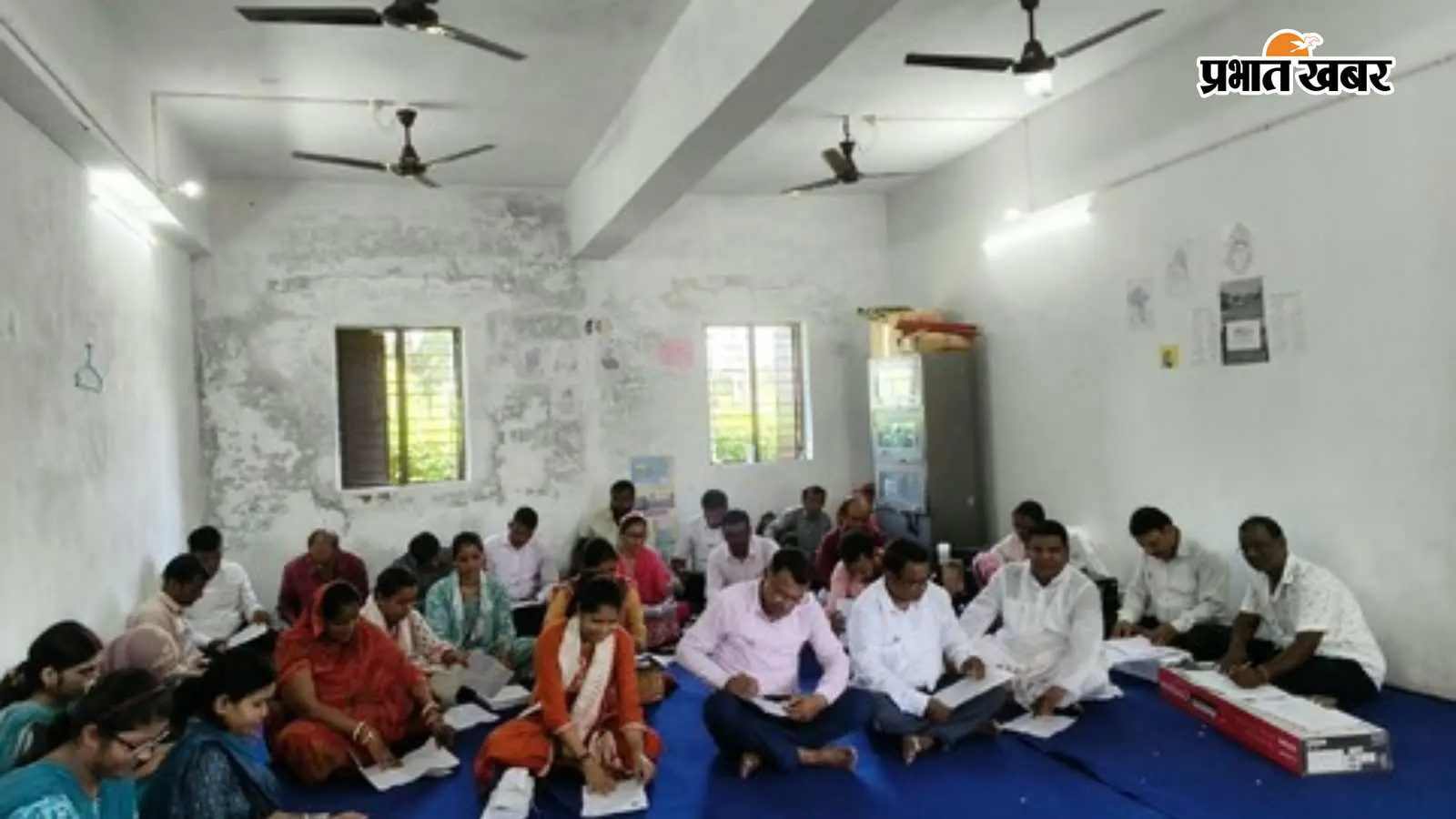 यदुनंदन उच्च विद्यालय बाघी में अर्धवार्षिक परीक्षा का मूल्यांकन कार्य शुरू: कक्षा 1 से 8 तक की कॉपियों की हो रही जांच