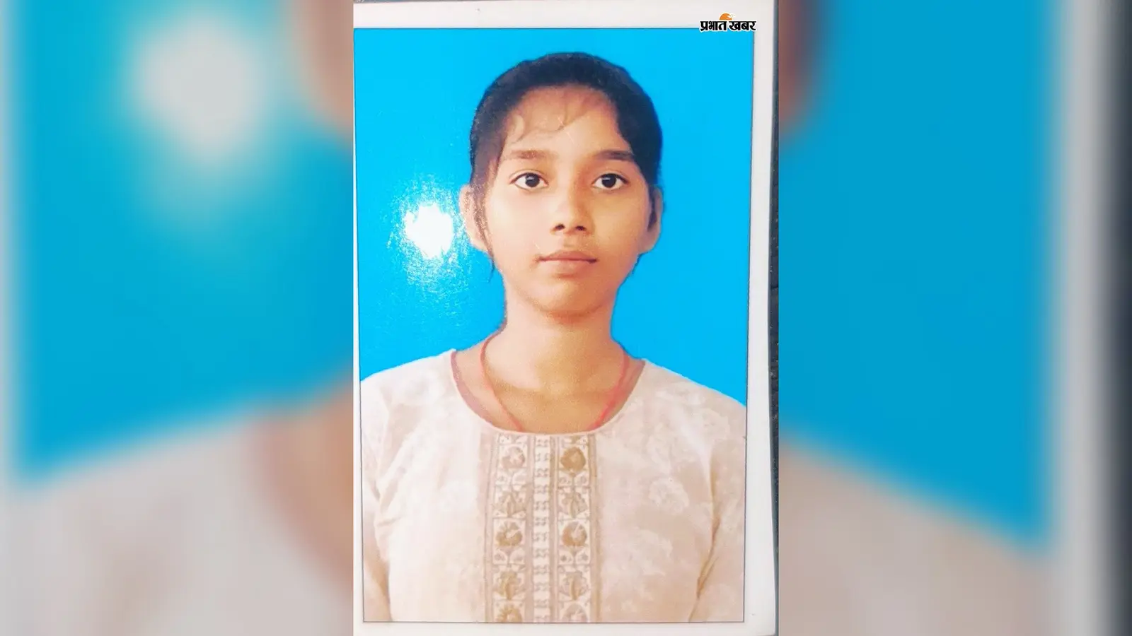 करमा-धरमा पर्व की खुशियां मातम में बदलीं: पूजा के लिए झूर काटने गई 18 वर्षीय छात्रा की गहरे गड्ढे में डूबने से मौत