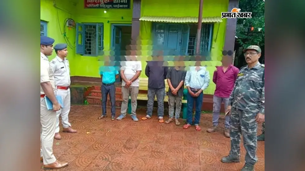 पुराने AC को जंगल में तोड़कर निकाल रहे थे तांबे के तार, पुलिस ने नाबालिग को रंगेहाथ पकड़ा