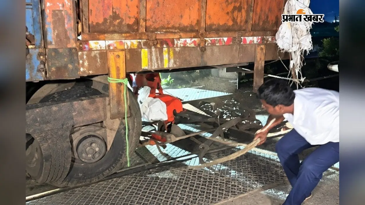 नवादा में मालगाड़ी का वायर टूटने से तीन रेलवे फाटक बंद, एक घंटे तक जाम में फंसा शहर