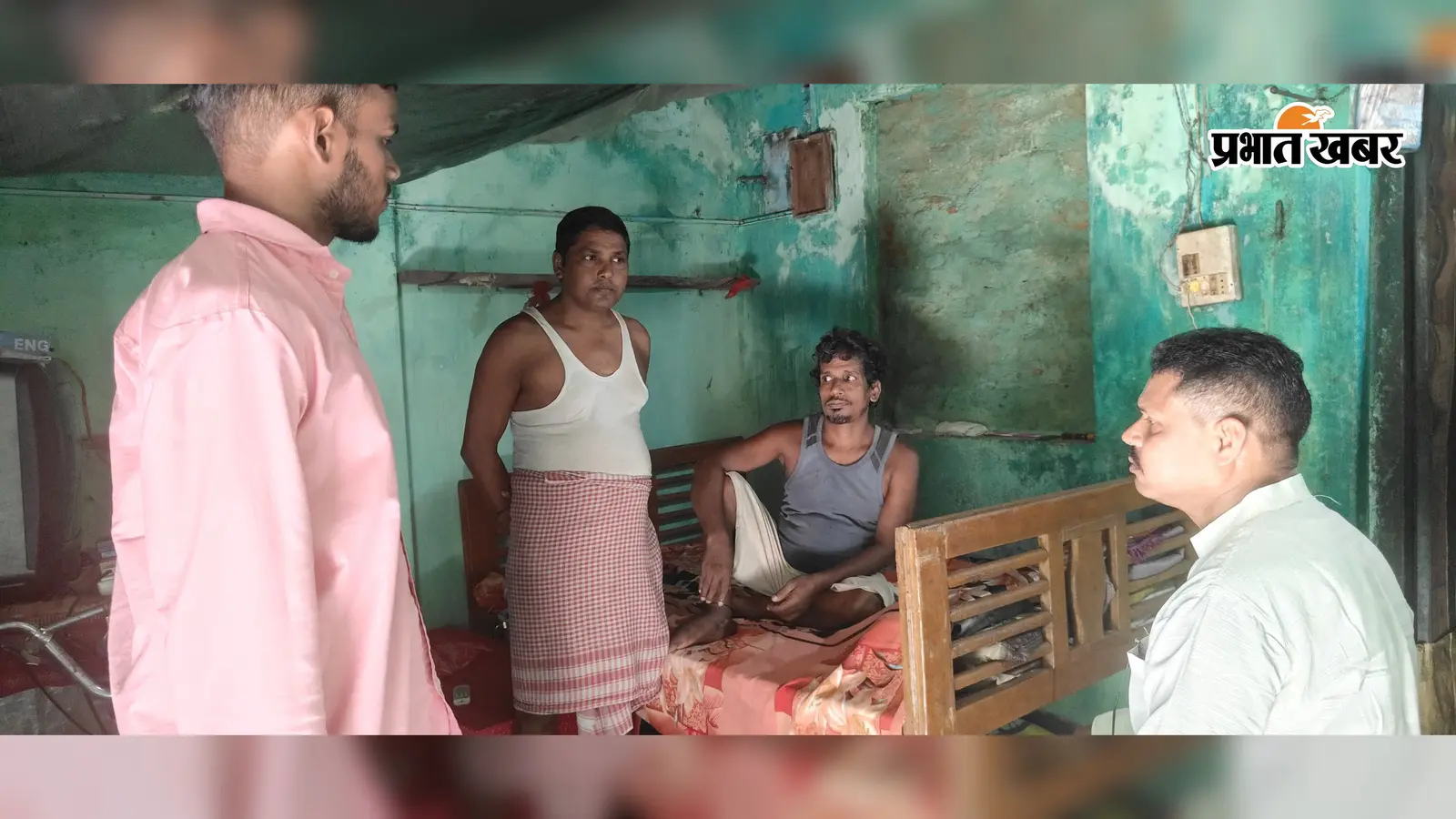 पतरातू: बैचिंग प्लांट हादसे के बाद बैसाखी के सहारे मजदूर, इलाज और आर्थिक सुरक्षा की मांग