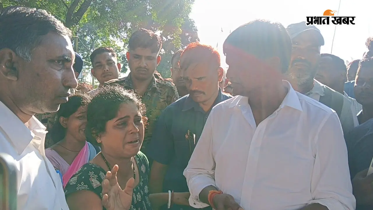 बरवाअड्डा के मजदूर की पर सांसद पीडित परिवार से मिलने पहुंचे. | Prabhat Khabar Network