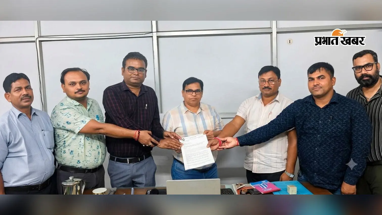 टैक्स ऑडिट रिपोर्ट की तिथि बढ़ाने की मांग, बेगूसराय टैक्स प्रैक्टिशनर्स एसोसिएशन ने सौंपा ज्ञापन