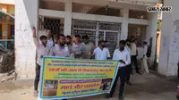 छत से टपकता मलबा और क्लासरूम में खौफ: टीएमबीयू में जान जोखिम में डालकर पढ़ने को मजबूर छात्र, यूनिवर्सिटी के वीआईपी गेट बंद हुए तो फूटा गुस्सा