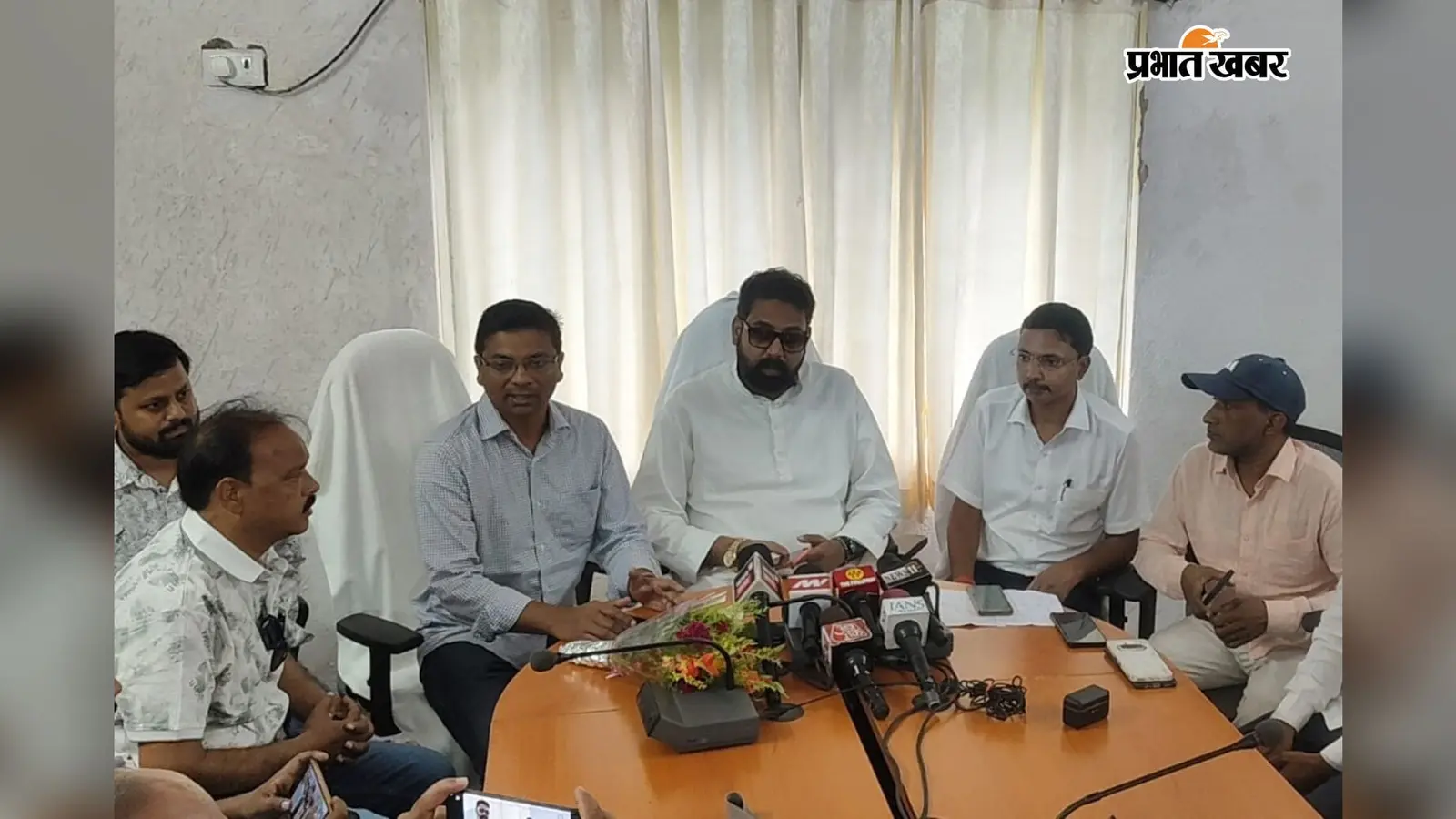 MMDR संशोधन और राम मंदिर चंदे पर कांग्रेस ने उठाए सवाल, गुमला में प्रेसवार्ता