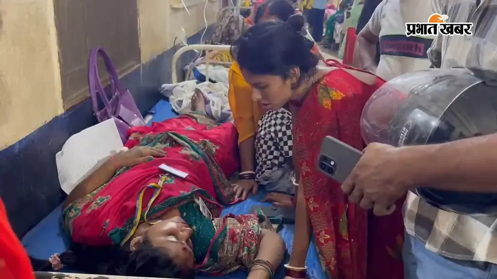 नवादा : चलती बाइक सवार महिला से दो लाख रुपए की चेन छीनी, गिरकर दंपती और बच्चा जख्मी