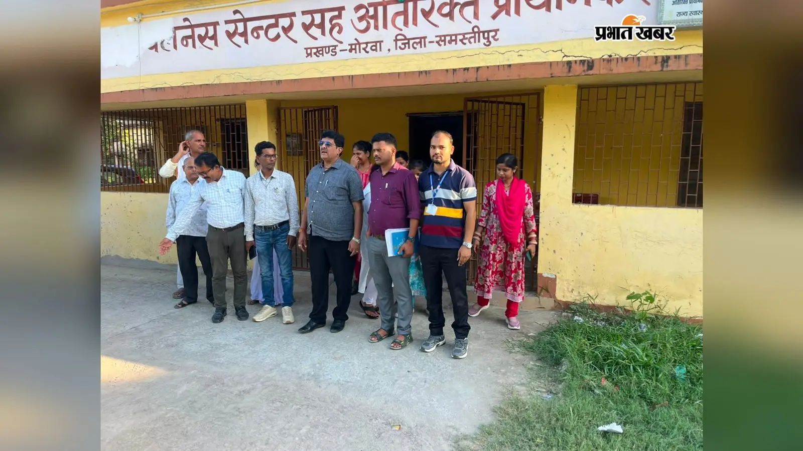 मोरवा के स्वास्थ्य केंद्रों के निरीक्षण में सिविल सर्जन ने दिये सख्त निर्देश, समय पर ड्यूटी और बेहतर इलाज पर जोर