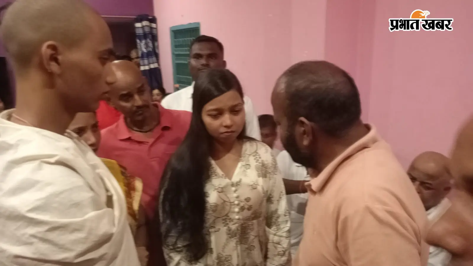 पप्पू तांती के परिजनों से मिलते आईपी गुप्ता | Prabhat Khabar Network