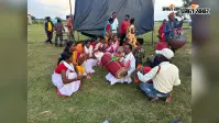 हिंडाल्को के खिलाफ आंदोलन के बीच मना करम पर्व, सड़क की मांग पर डटे ग्रामीण, आंदोलन स्थल पर गाड़ा करम डाली