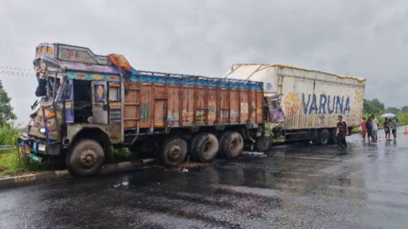 दुर्घटनाग्रस्त खड़ी ट्रक