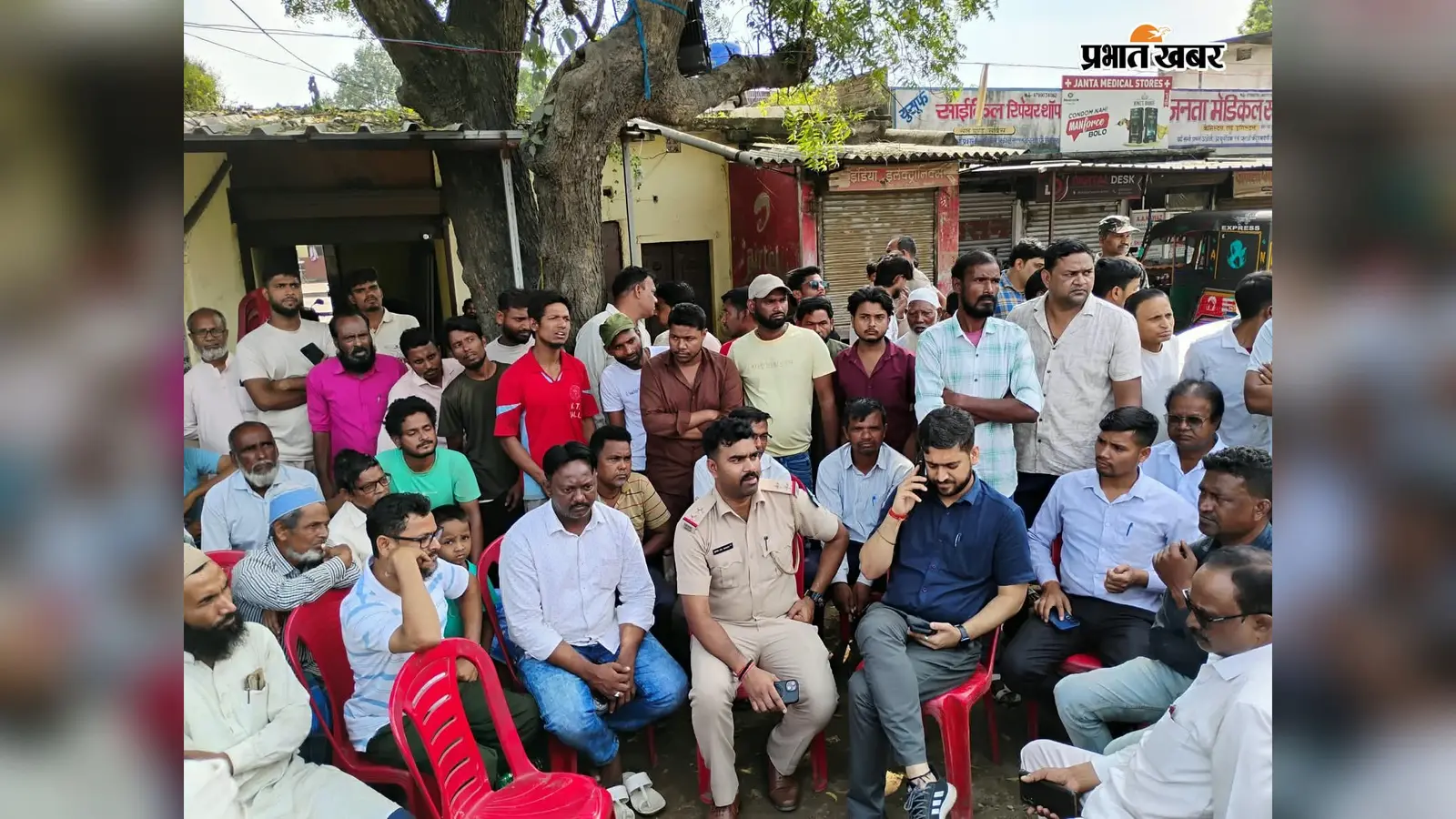 बोकारो: सड़क हादसे के बाद बवाल, मुआवजे की मांग पर रातभर जाम रहा जैनामोड़-फुसरो मार्ग