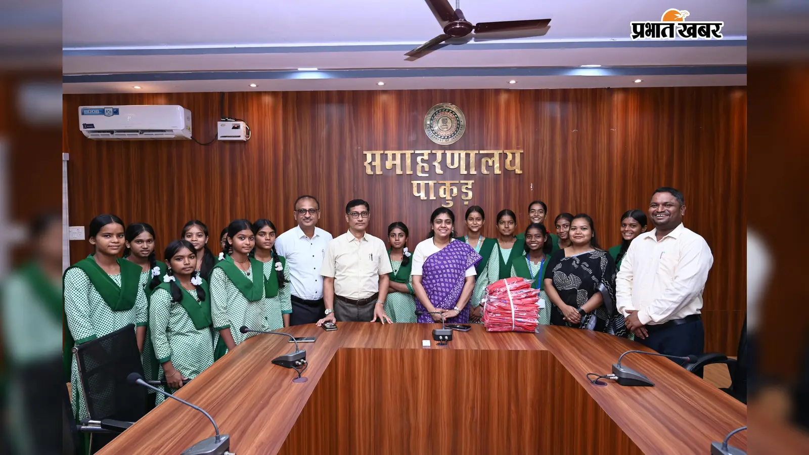 पाकुड़ के कबड्डी खिलाड़ियों को मिली जर्सी, राज्यस्तरीय मुकाबले से पहले बढ़ा हौसला
