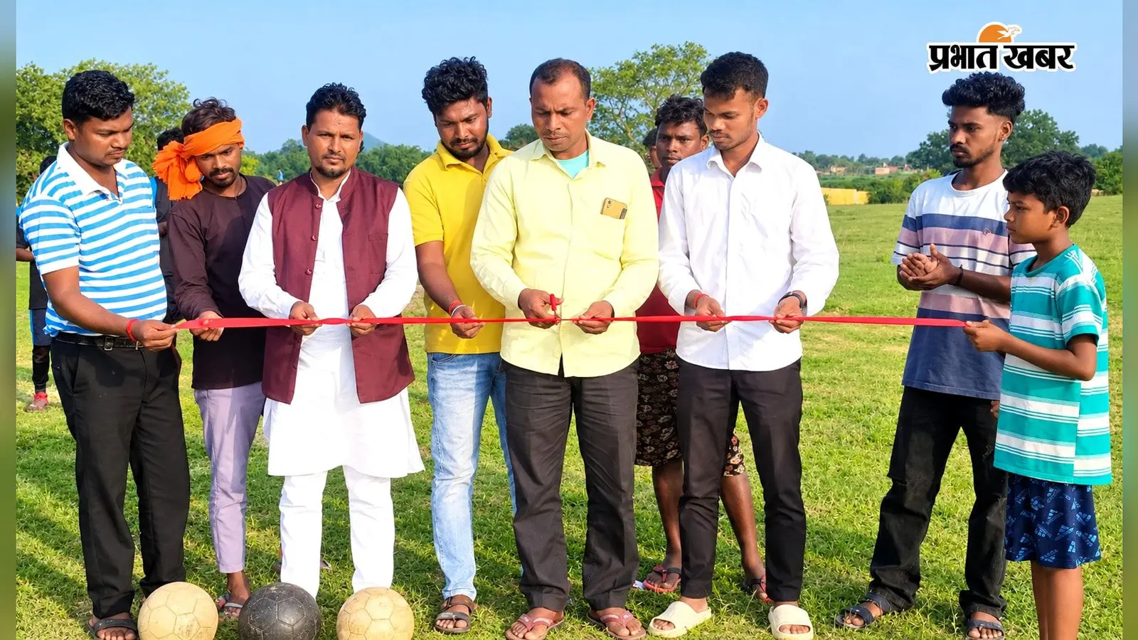 बरकट्ठा में फुटबॉल प्रतियोगिता शुरू, 16 टीमों के बीच होगा मुकाबला