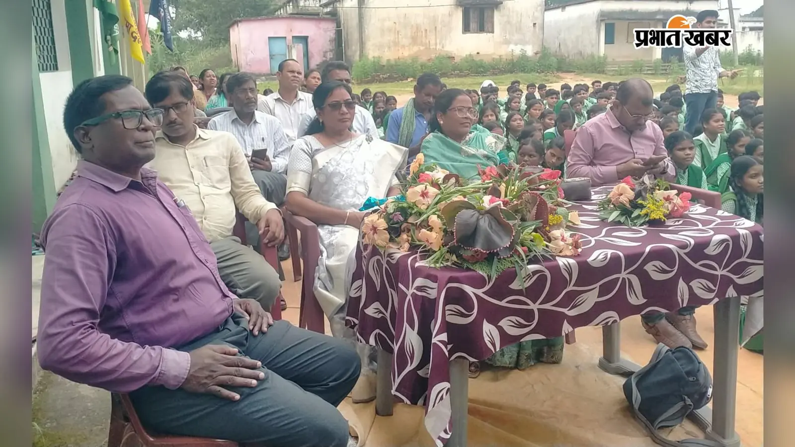 मॉडल यूथ ग्राम सभा में विद्यार्थियों ने समझी पंचायती राज व्यवस्था