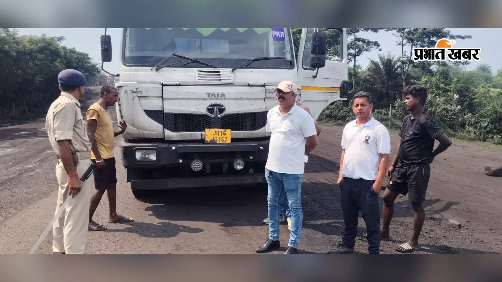 पाकुड़ में ट्रैफिक नियम तोड़ने वालों की खैर नहीं, परिवहन विभाग की जांच में 39 वाहनों से 2.27 लाख का जुर्माना