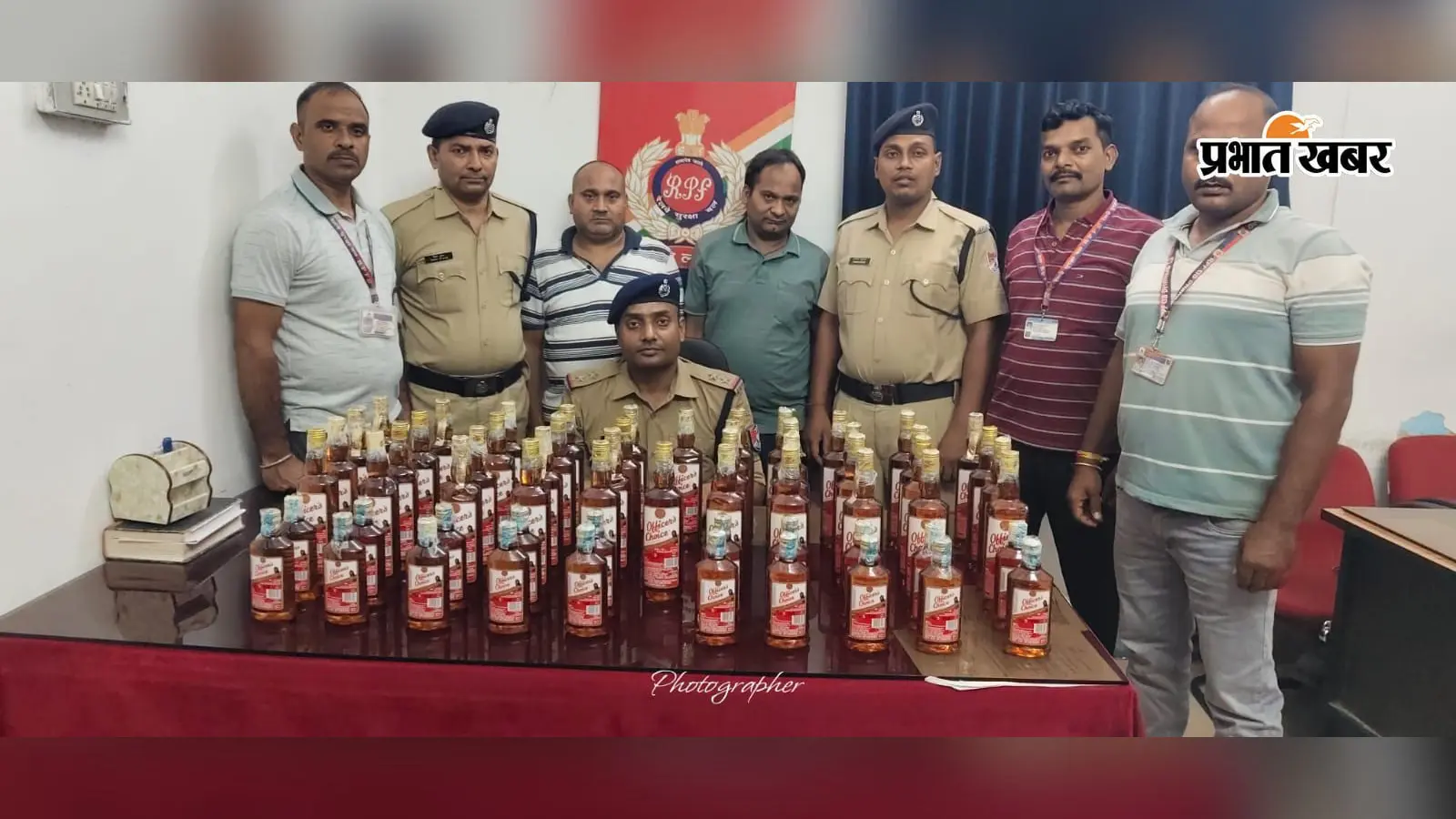 धनबाद रेल मंडल में RPF और CIB का बड़ा एक्शन, ट्रेन से जब्त हुई हजारों की अंग्रेजी शराब