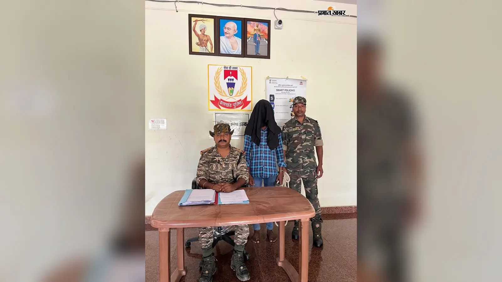 बारियातू का फरार अभियुक्त मनोज कुमार बेंगलुरू से गिरफ्तार, लातेहार मंडल कारा भेजा गया
