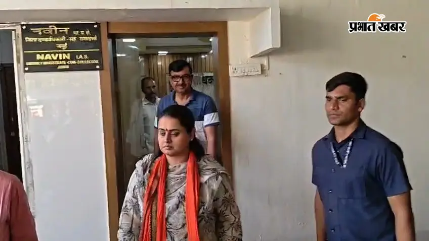 Watch Video: जमुई सदर अस्पताल में 4 घंटे में 2 मौतों से कोहराम, तड़पते रहे मरीज, भड़कीं मंत्री श्रेयसी सिंह ने डॉक्टरों को लगाई फटकार
