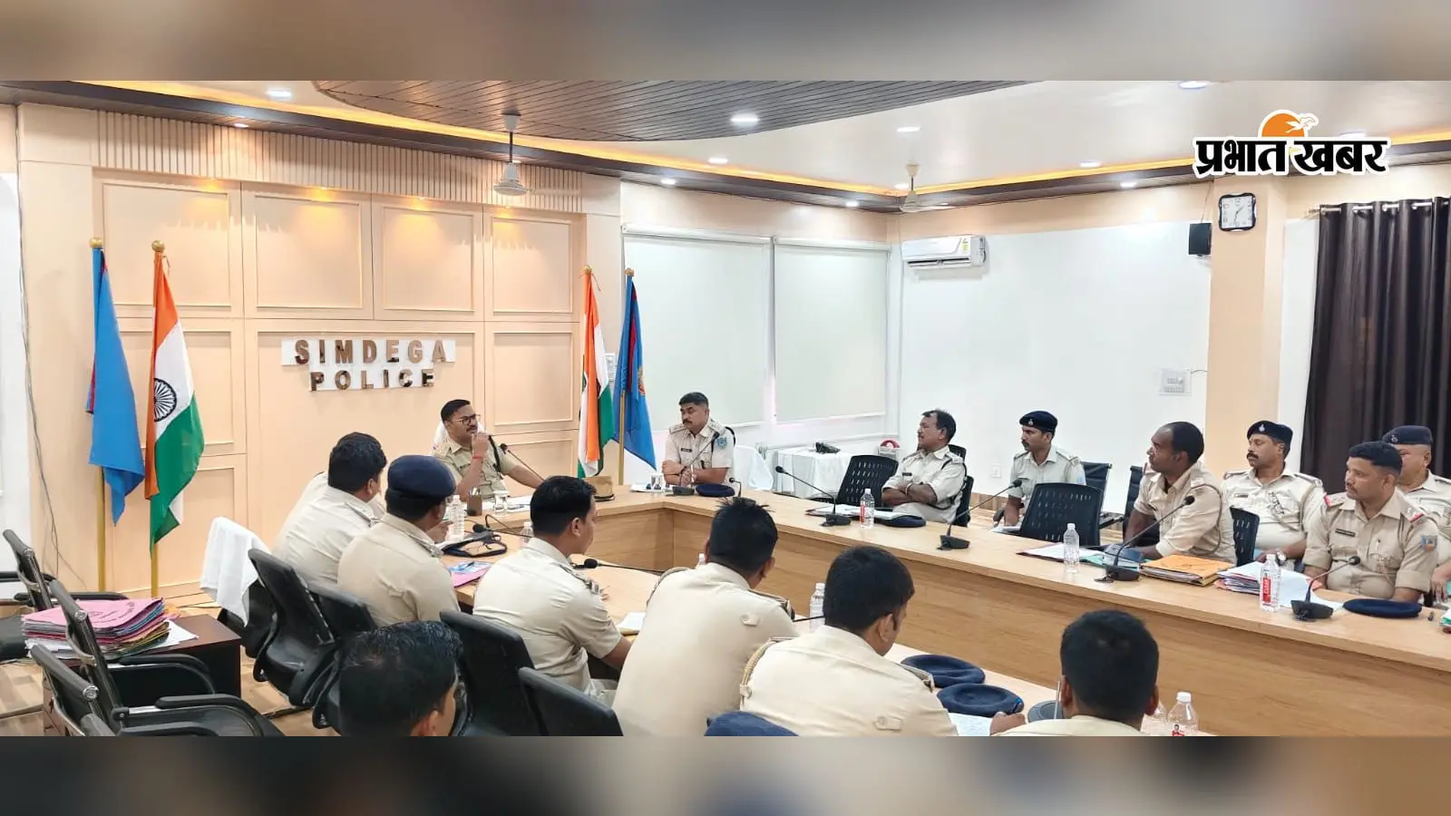 सिमडेगा में संपत्ति संबंधी अपराधों पर पुलिस सख्त, लंबित मामलों के शीघ्र निष्पादन का निर्देश