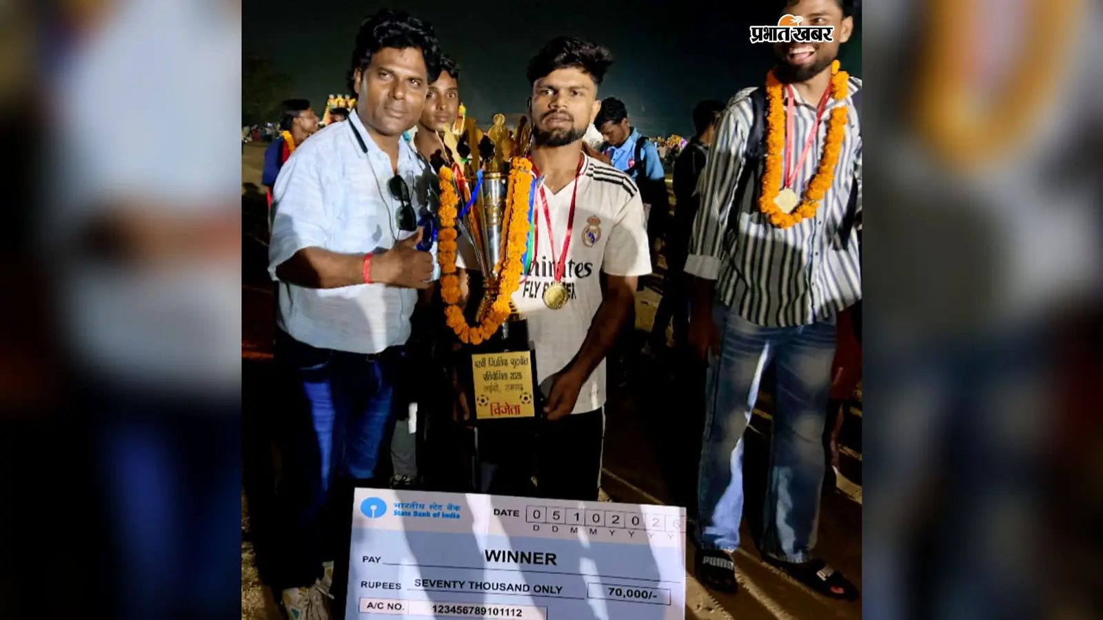 जिउतिया फुटबॉल टूर्नामेंट : बजरंग क्लब मोहली बांध ने करण इलेवन को हराकर जीता खिताब