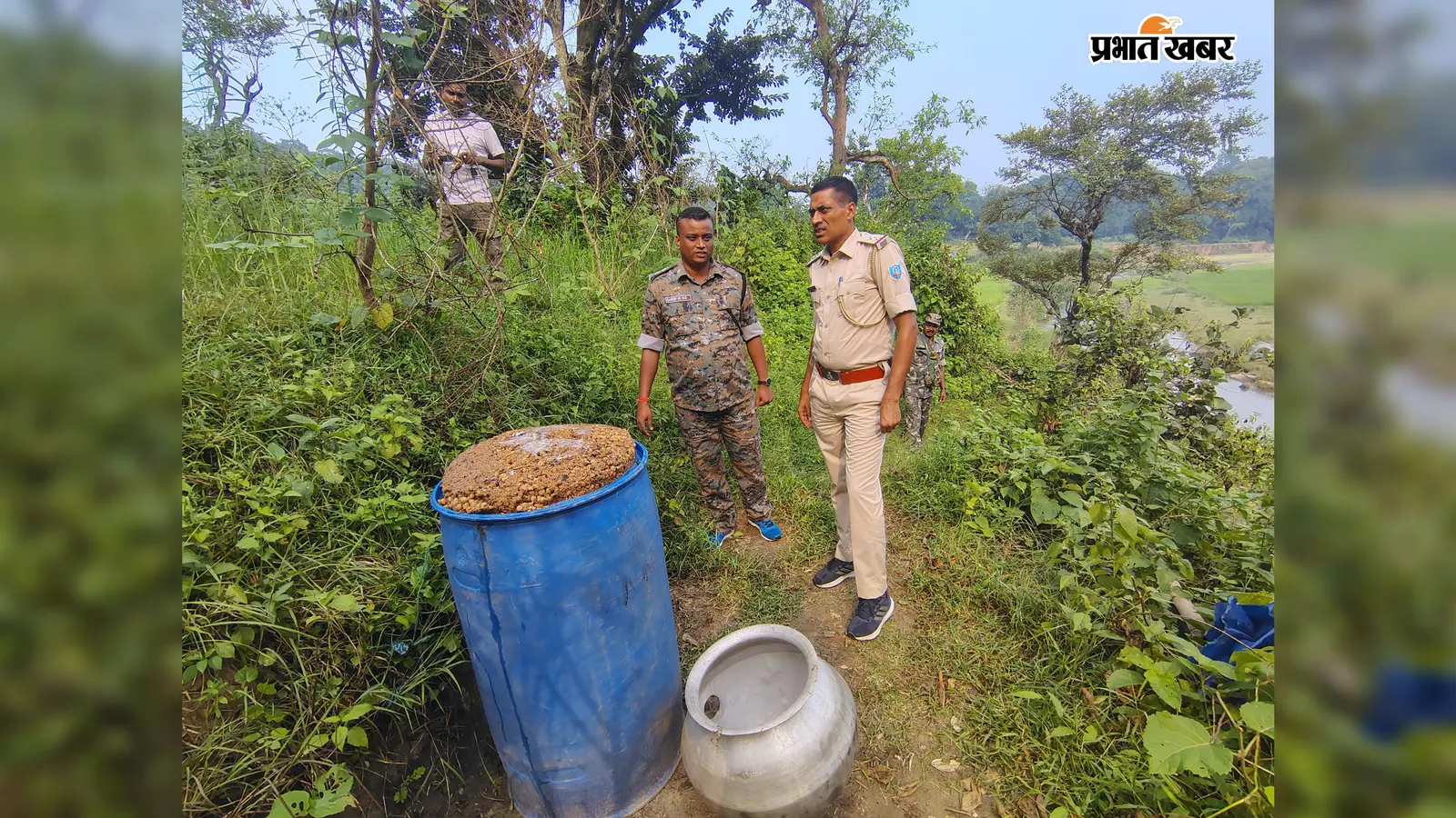 खूंटी में अवैध शराब के खिलाफ कार्रवाई, तीन भट्टियां ध्वस्त; 120 लीटर चुलाई शराब नष्ट