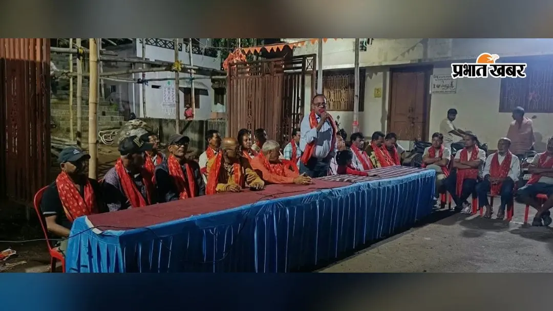 हाटिया गार्डन में महाआरती और हनुमान चालीसा पाठ, जयघोष से गूंजा मंदिर परिसर