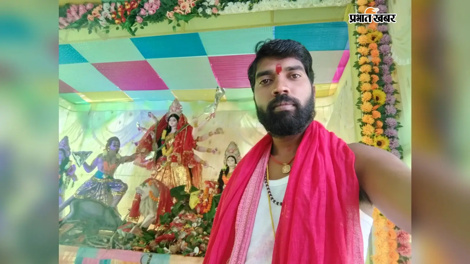 Gumla : दो दशक पहले नहीं होती थी दुर्गापूजा, युवाओं की पहल से पोकला गेट में बनी नई परंपरा
