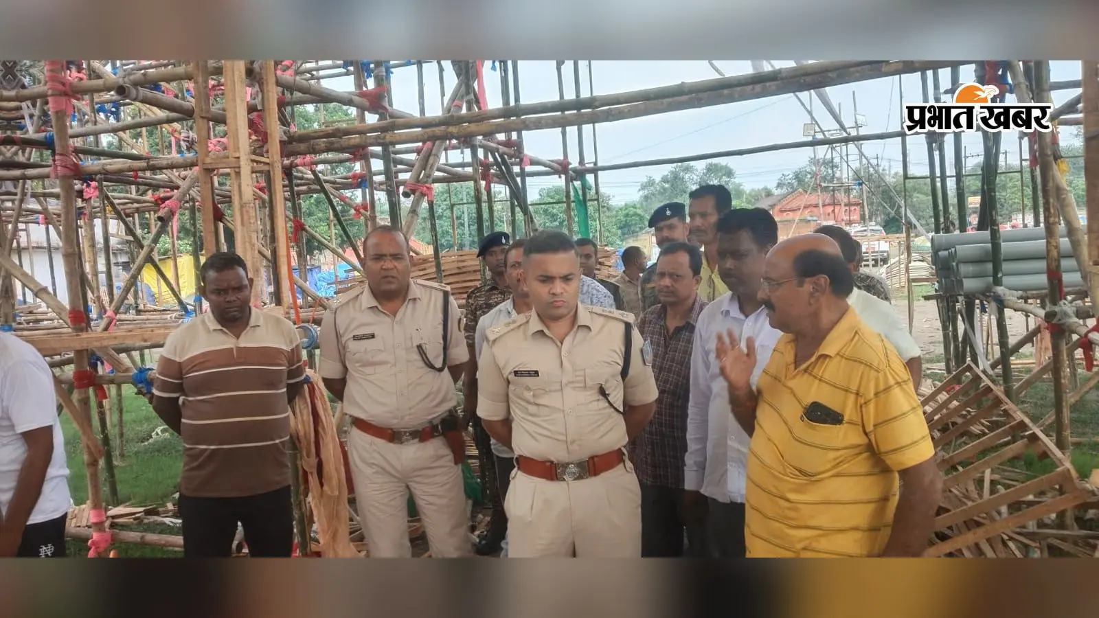 दुर्गापूजा को लेकर धनबाद पुलिस सख्त: कतरास में ग्रामीण एसपी ने परखी सुरक्षा व्यवस्था, सादे लिबास में तैनात रहेंगे जवान