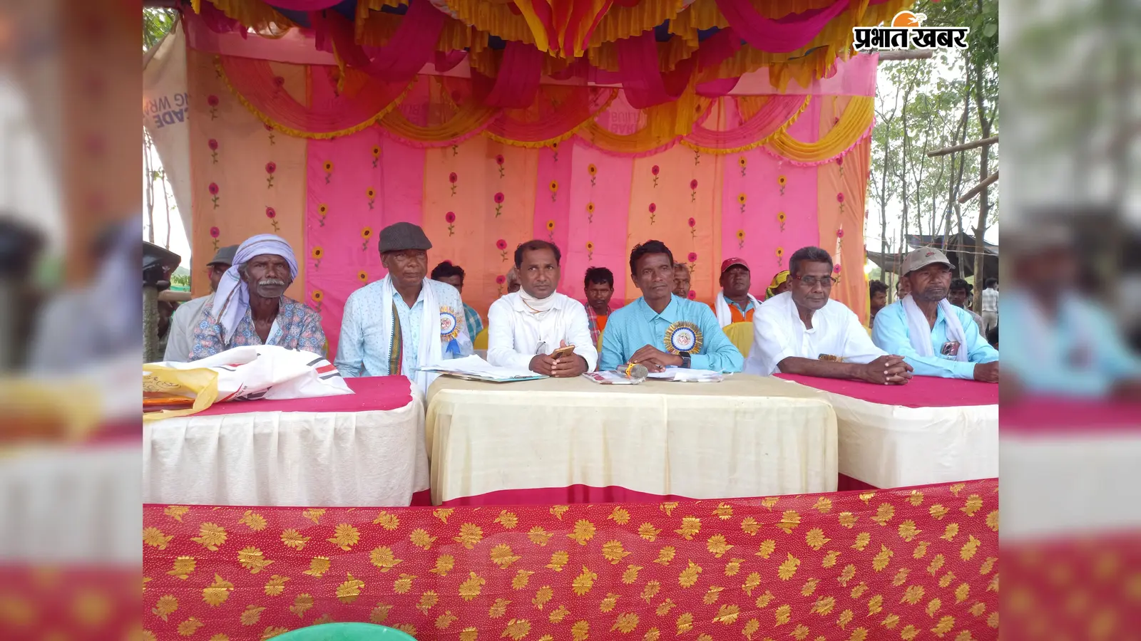 फुटबॉल प्रतियोगिता में विजेता सोगले बी टीम को गाय, उपविजेता को मिला खस्सी