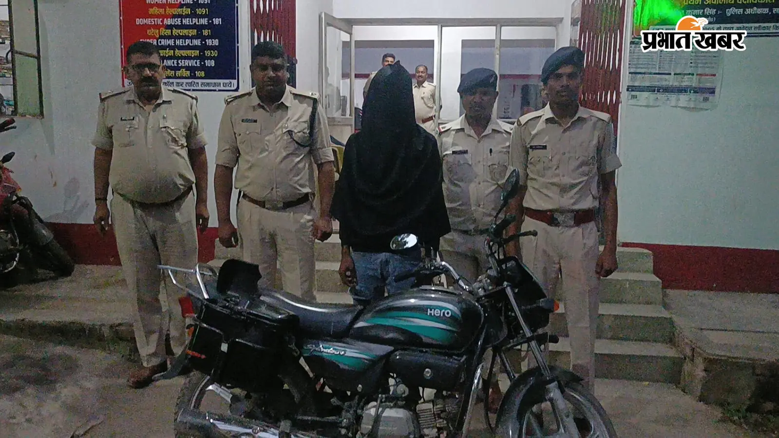 48 घंटे में बाइक चोरी का खुलासा, मोटरसाइकिल के साथ पकड़ा गया युवक