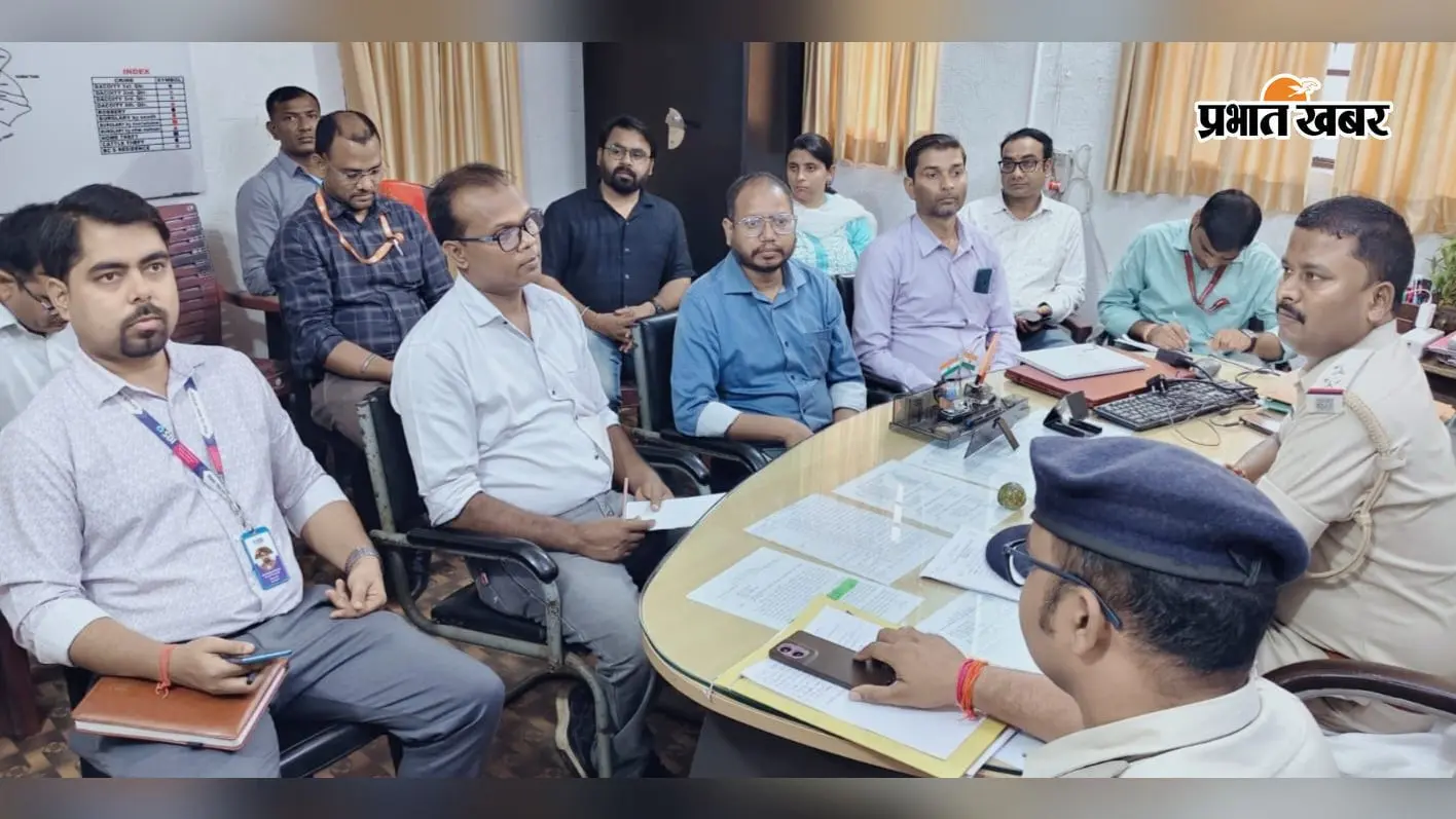 गोला में बैंकों की सुरक्षा को लेकर पुलिस ने दिया दिशा-निर्देश