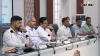 कोशी स्नातक चुनाव: मतदान कर्मियों को सख्त निर्देश—'लापरवाही पर होगी कार्रवाई', कमिश्नरी में बना कंट्रोल रूम, जानें हेल्पलाइन नंबर