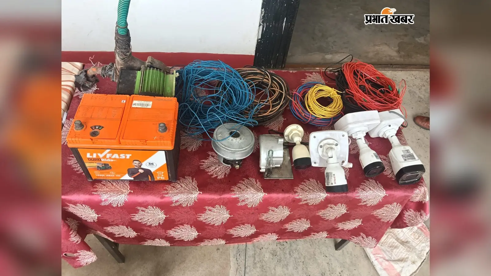 कबाड़ी दुकान से पुलिस ने बरामद किया लोडेड देशी कट्टा, चोरी के सामान के साथ शख्स हिरासत में