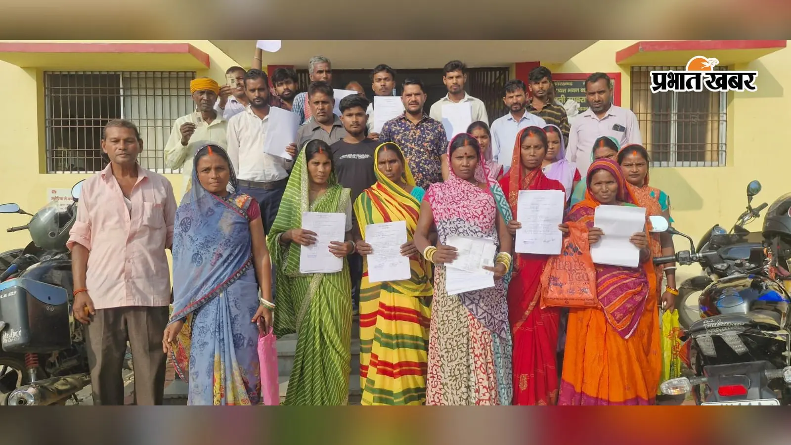 धनवार के एक बूथ पर 566 में से 546 मतदाताओं को एसआईआर नोटिस, ग्रामीणों ने की जांच की मांग