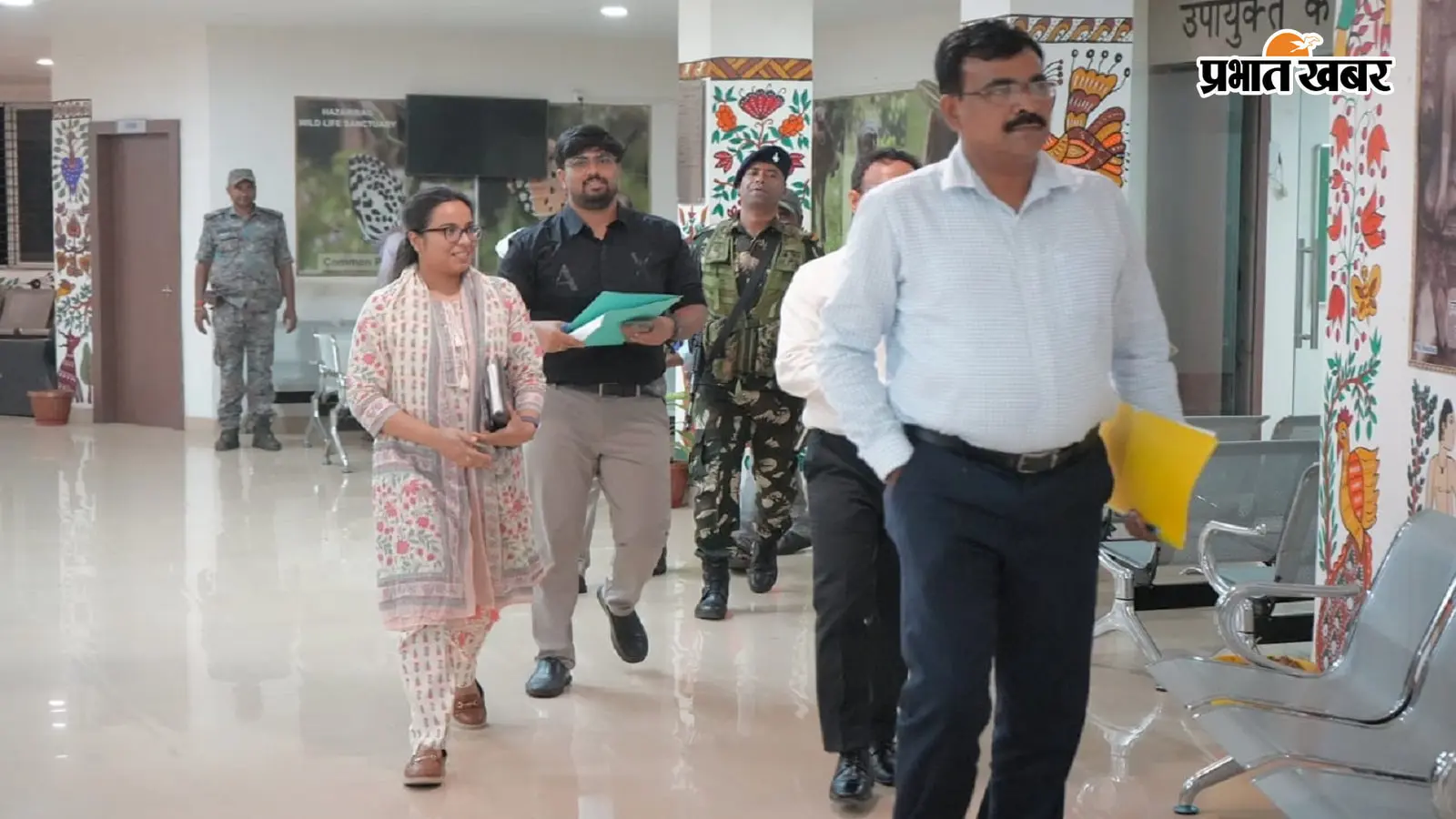झारखंड के CEO के रवि कुमार ने हजारीबाग के पोलिंग बूथों का किया निरीक्षण, SIR कार्यों की समीक्षा