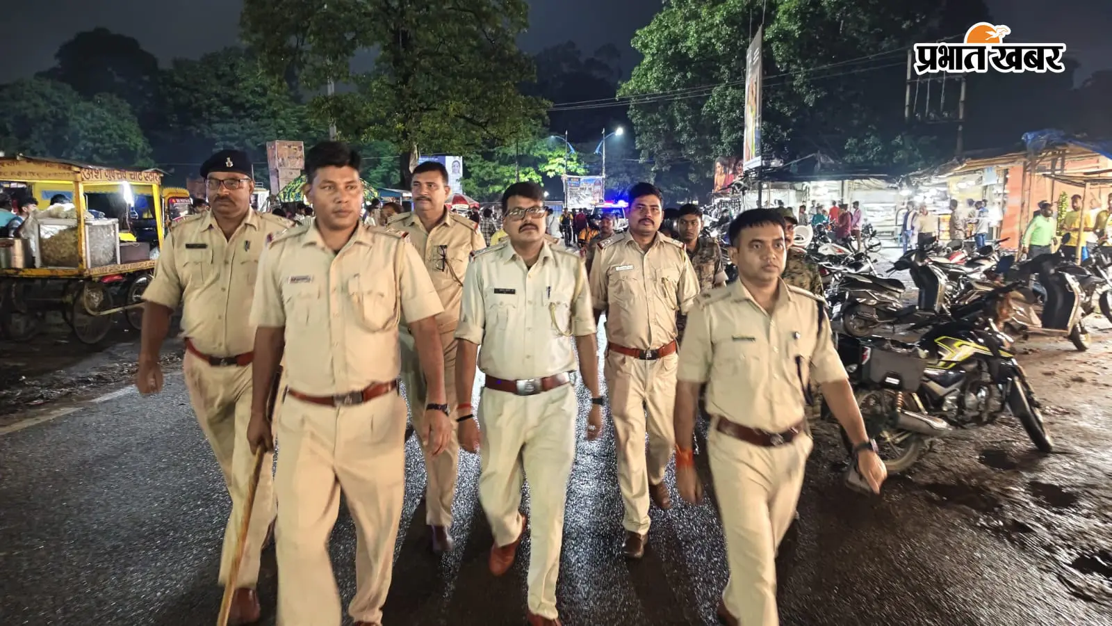 दुर्गापूजा को लेकर बोकारो में पुलिस अलर्ट, सभी थाना क्षेत्रों में रातभर फुट पेट्रोलिंग