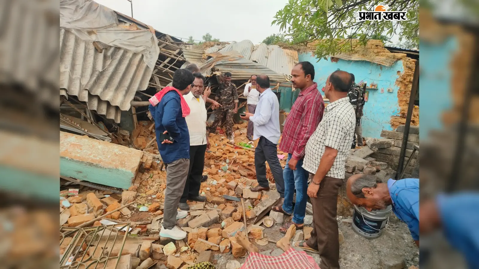 बोकारो में NH-32 पर अनियंत्रित ट्रेलर होटल में घुसा, दो ग्राहकों की मौत; चार घायल